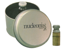 Nucleonix DNteA: un cocktail rivitalizzante con nucleotidi del DNA, estratti di Tè verde, Spirulina, acido ialuronico, che agiscono sinergicamente per stimolare il ricambio intracellulare.
